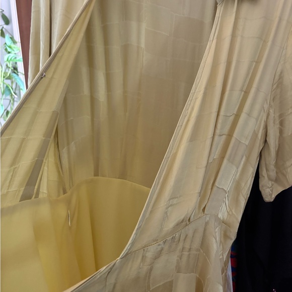 Fate SATIN WRAP DRESS YELLOW medium - Picture 4 of 6